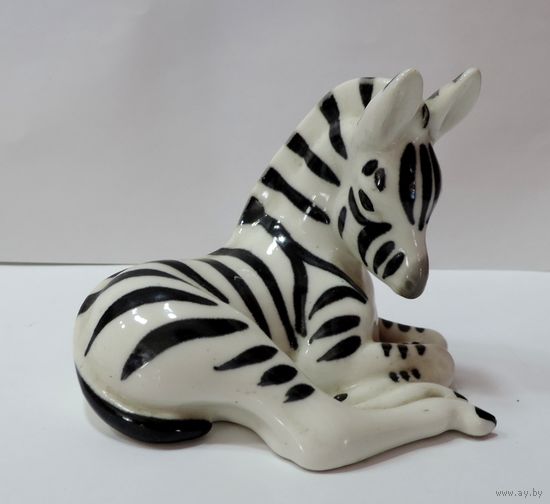 Статуэтка фарфоровая "Зебра" ЛФЗ 70-е годы СССР. Высота 8 см.  Целая, без реставрации.