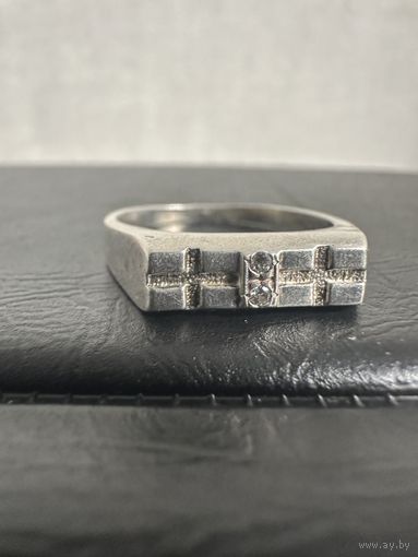 Кольцо. Серебро 925 пробы. Перстень мужской 2 креста 2 камня