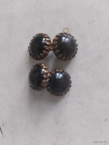 Запонки старые.