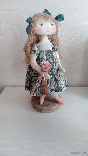Куколка Джули фарфалетка ручной работы высота 32см сидит самостоятельно сшита из льна