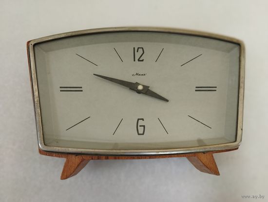 Часы настольные Маяк, механические. СССР