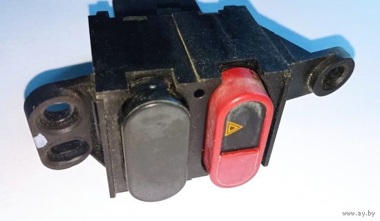 Кнопка аварийной сигнализации Mazda-626