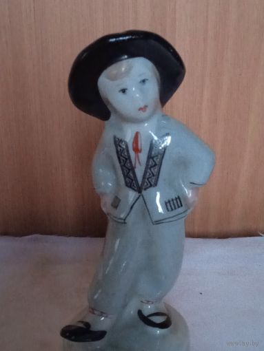 Статуэтка Латышский танец"Земгале"Рига