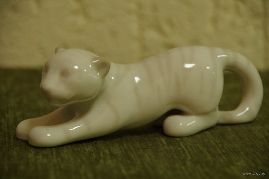 Статуэтка фарфоровая  Тигр   ЗХК Полонне   (целая )