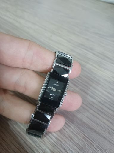 Женские часы RADO