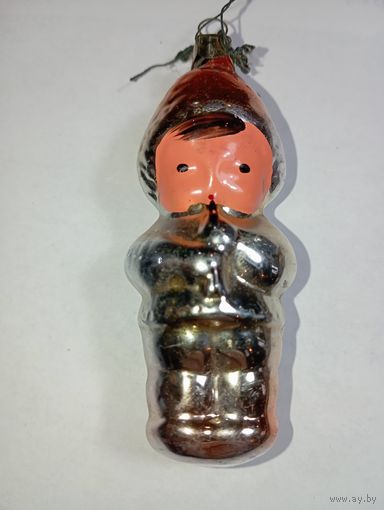 Ёлочная игрушка - Мальчик с дудочкой .