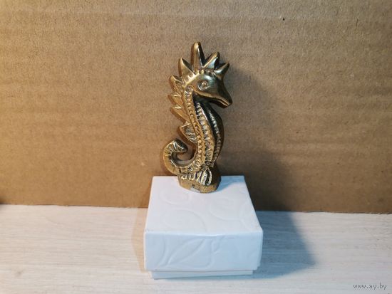 Тяжёлая, латунная фигурка "Морской конёк", высота 6 см., Тайланд.