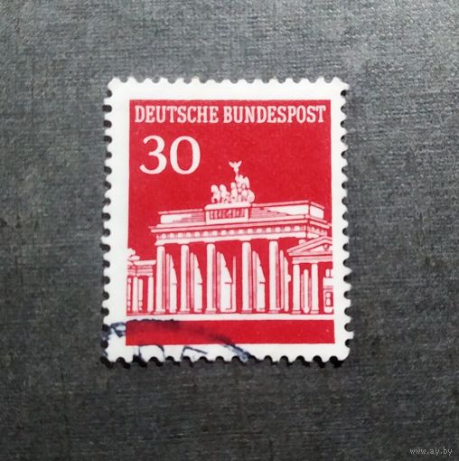 Марка Германия 1966 год. Бранденбургские ворота
