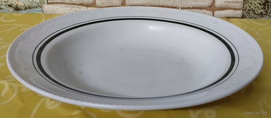 Тарелка эпохи СССР. Минский фарфоро-фаянсовый завод (Минск). 1968-1983 гг