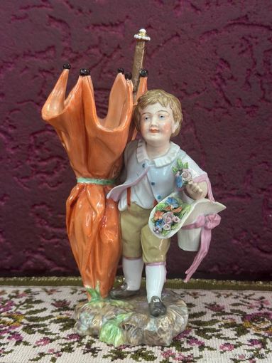 Редкая Старинная статуэтка Mason.  Мальчик с зонтом. Климова Европа много Лотов с рубля