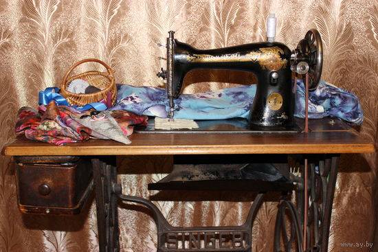 Швейная машинка Singer 1927 года.