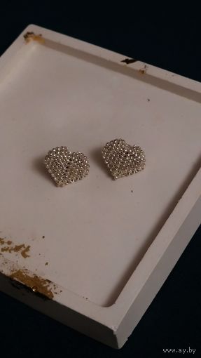 Серьги-гвоздики из металлизированного бисера