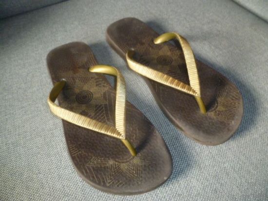 Шлепанцы сланцы вьетнамки
