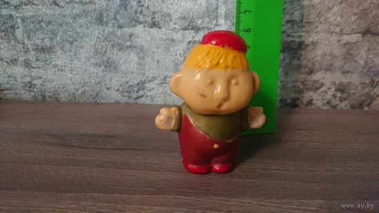 Игрушка СССР "Карлсон". Колкий пластик.