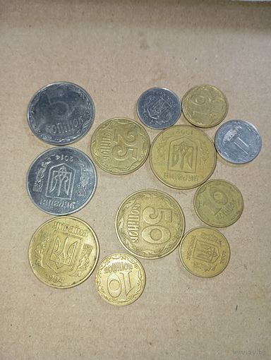 Сборный лот монет Украина  12 монеты  . С рубля .