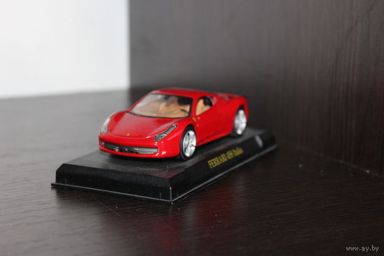 Металлическая, коллекционная машинка "FERRARI 458 ITALIA", на пластиковой подставке, клеймо, Китай.