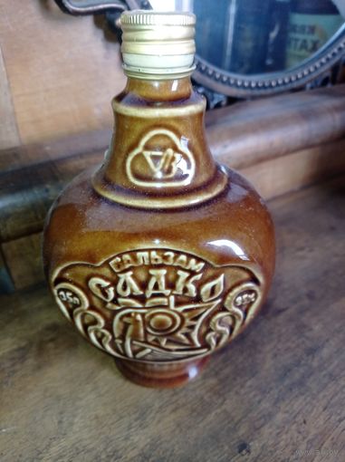 Штоф. Садко, керамическая бутылка. Верхняя крышка- стопка есть.