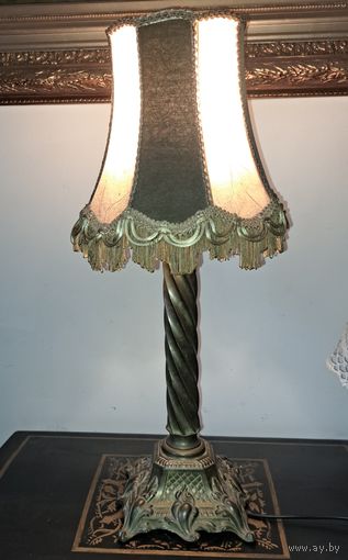 Старинная настольная лампа. Бронза.