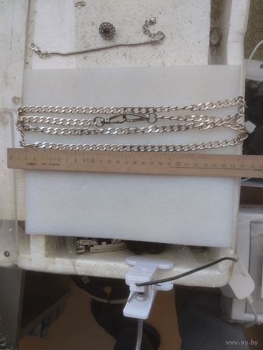 Цепь для джинсов или одежды.