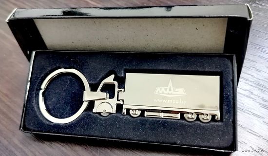 Металлический брелок для ключей в виде грузовика с логотипом МАЗ в подарочном футляре