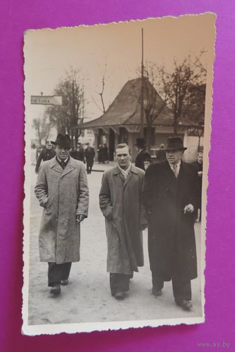 Фото "Эмигранты из Беларуси в Канаде", 1930-е гг.
