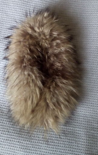 МЕХ, на замке, длина 57 см