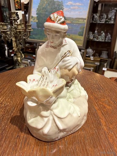 "Царевна-лягушка", Минский ФФЗ. 1957-1965г.г. Автор А.Коврижкин. высота 14,3 см.