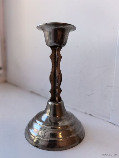 Старинный подсвечник.
