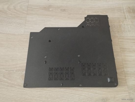 Нижняя крышка корпуса Lenovo Z565