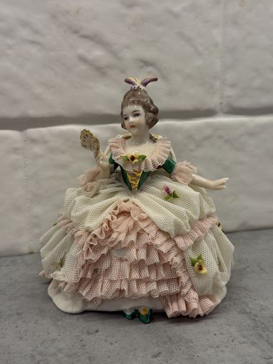 Статуэтка Дама с веером. Кружевной фарфор. Распродажа коллекции!!!