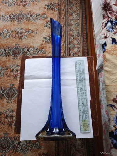 Ваза синяя высокая