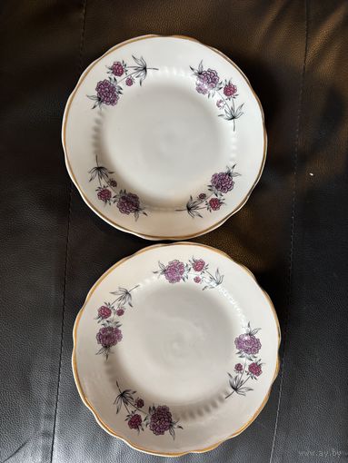 Продам тарелки.Цена за 2