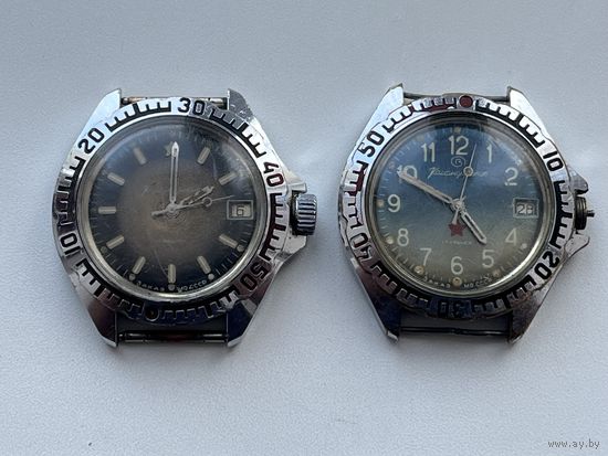 Лот часов Восток. В ремонт или на запчасти. В часах с темным циферблатом, маятник живой.