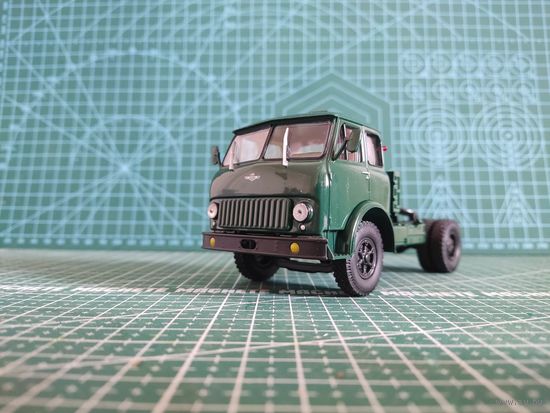 Масштабная модель МАЗ-504Б Седельный тягач Масштаб 1/43 Наш автопром