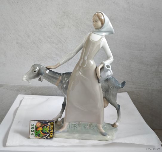 Статуэтка Lladro статуэтка девушка с козой