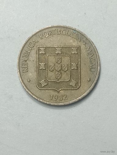 Макао 10 аво  1982  года .