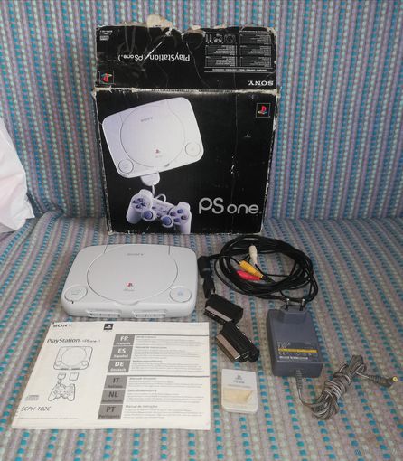 Игровая консоль Sony PlayStation 1 (модель PSone)