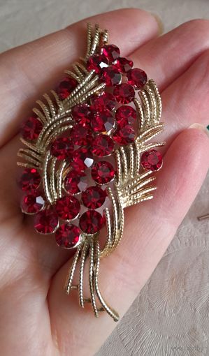 Винтажная американская брошь.