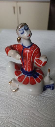 Статуэтка имеет дефект