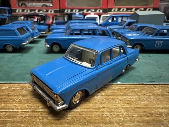 Москвич 408 решетка с двумя круглыми фарами. Пятничный вечер в синих тонах. Не забываем делать себе подарки к 23 февраля!