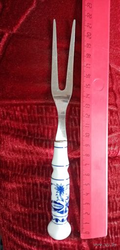 Вилка фарфоровая ГДР.