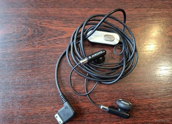 Наушники четыре вида