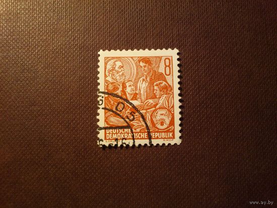 Германия. ГДР 1953 г.Пятилетка .Учащаяся молодежь, Карл Маркс на заднем плане .