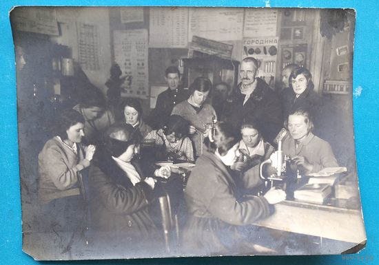 Фото трудовых будней (2). 1920-30-е. 12х16 см.