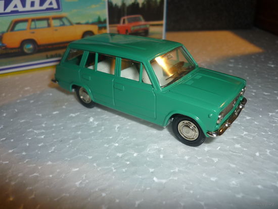 Модель авто ВАЗ 2102. СССР. 1:43