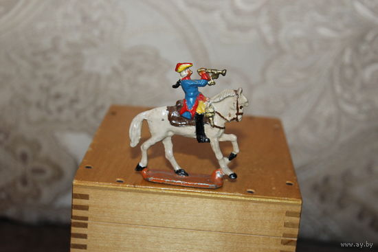 Оловянный солдатик, всадник,  высота с конём 6 см.