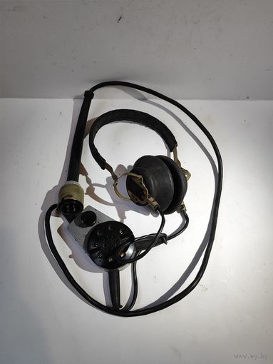 Наушники ТА-56м с тангентой от армейской радиостанции СССР.