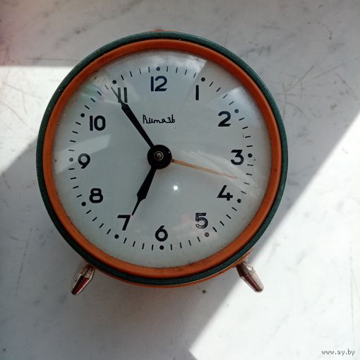 Будильник Витязь