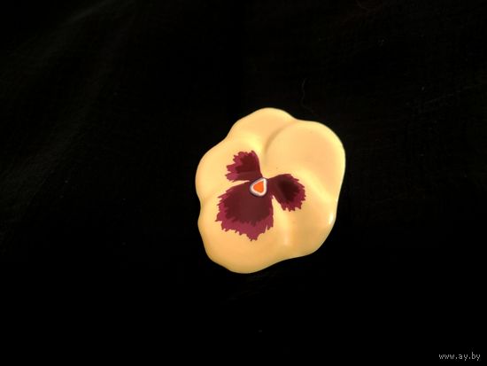 Брошь, керамика, винтаж, "Анютин глаз" Фиалка Виттрока Avon