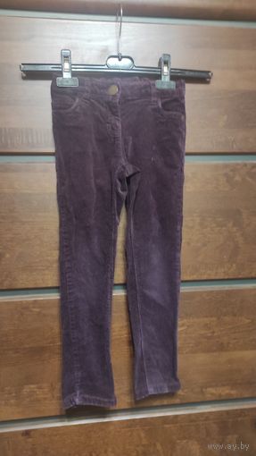 Джинсы вельвет бордо Next на 110-116-122 рост, очень классные, хорошее состояние. Носили совсем мало, ребенок не любит брюки. Мягенькие и классно сидят на фигуре, талия регулируется. Длина 67 см, ПОта